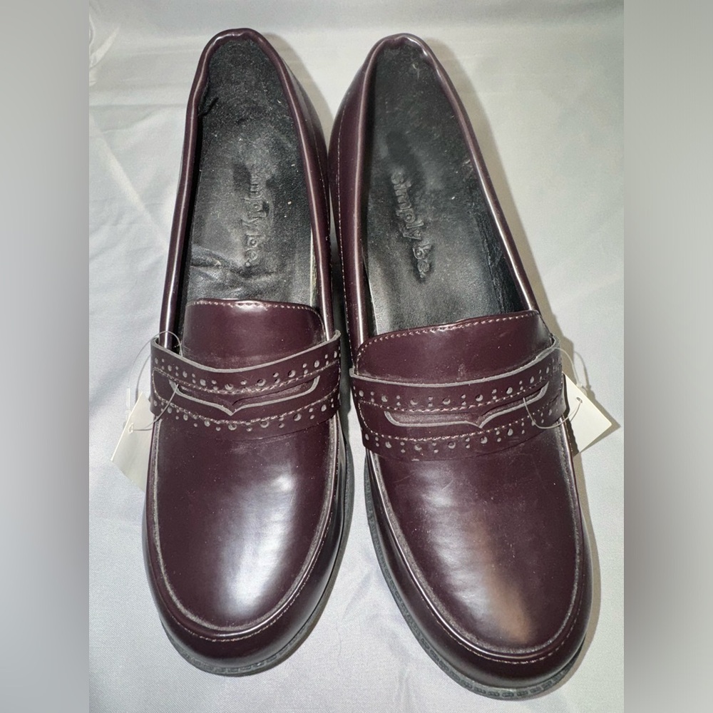 NWOT Burgundy  Loafer 2 inch platform heels.